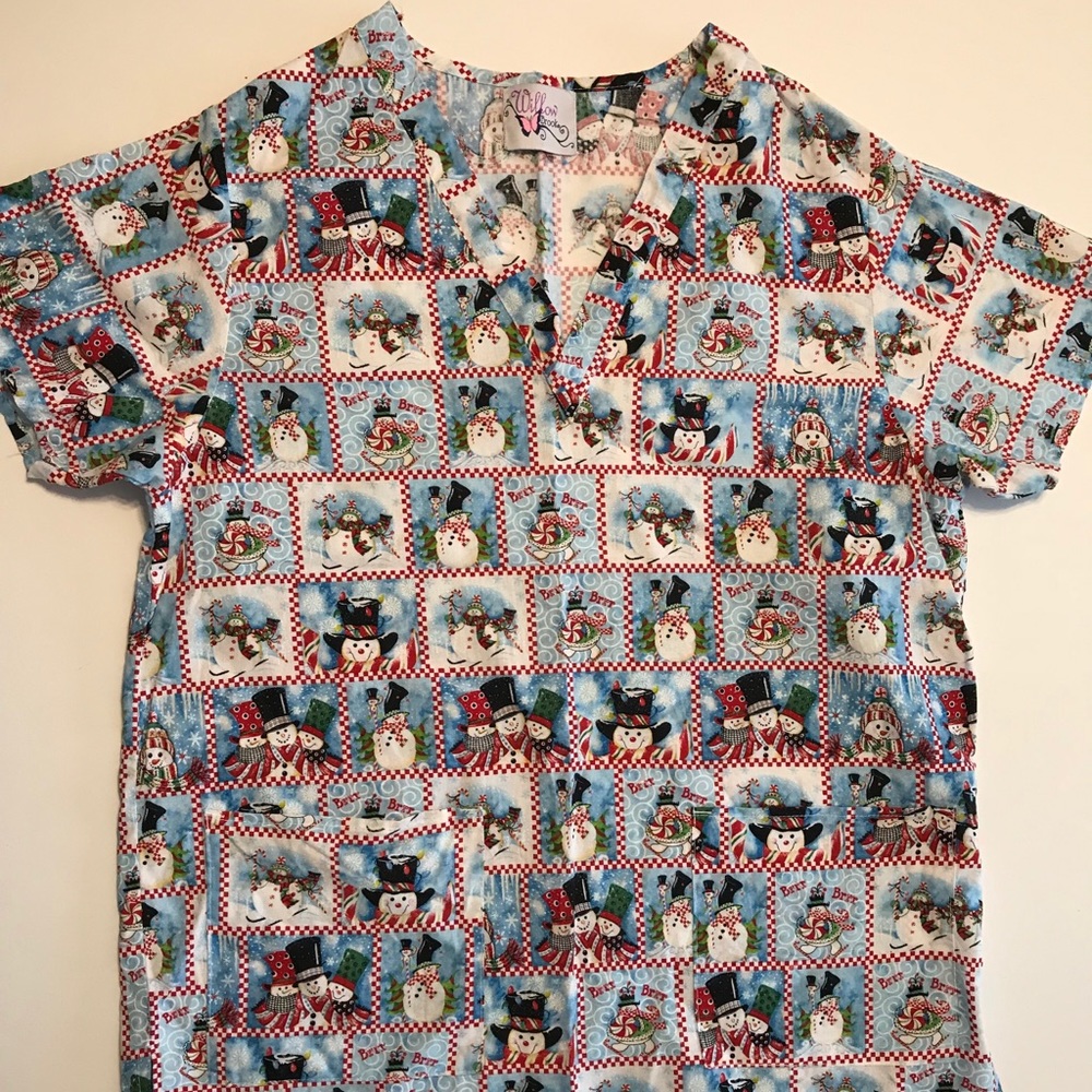 Size medium Christmas scrub top